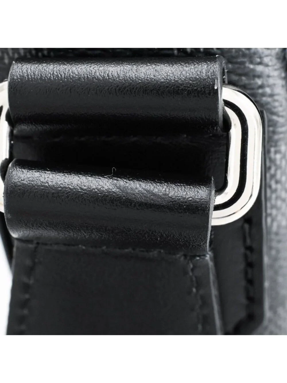 Louis Vuitton Shoulder Bag District
